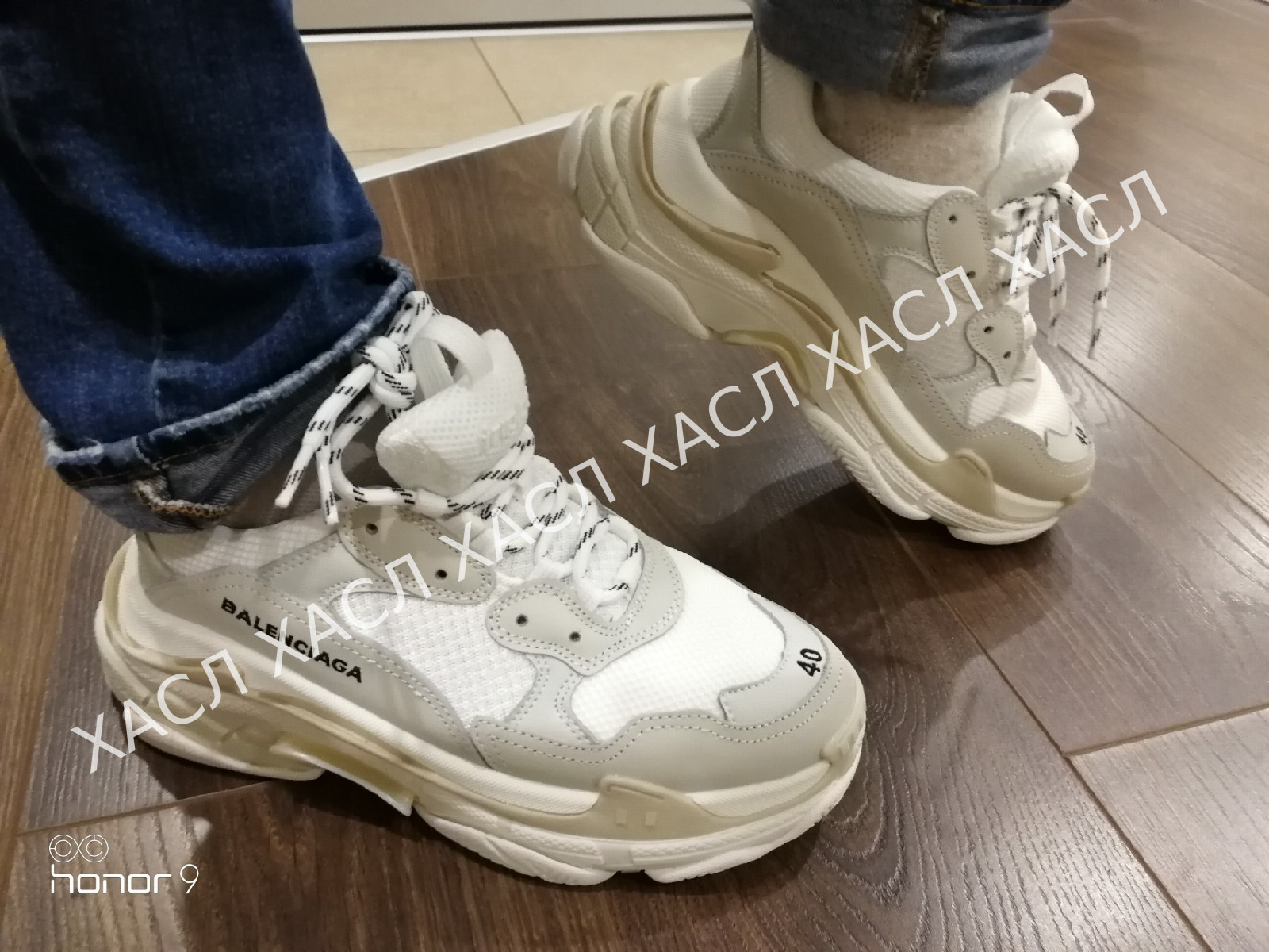 balenciaga triple s wit